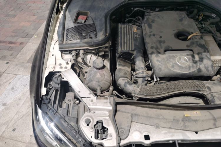 Used Mercedes-Benz E-Class 2019 E 200 L Engine Bay Right