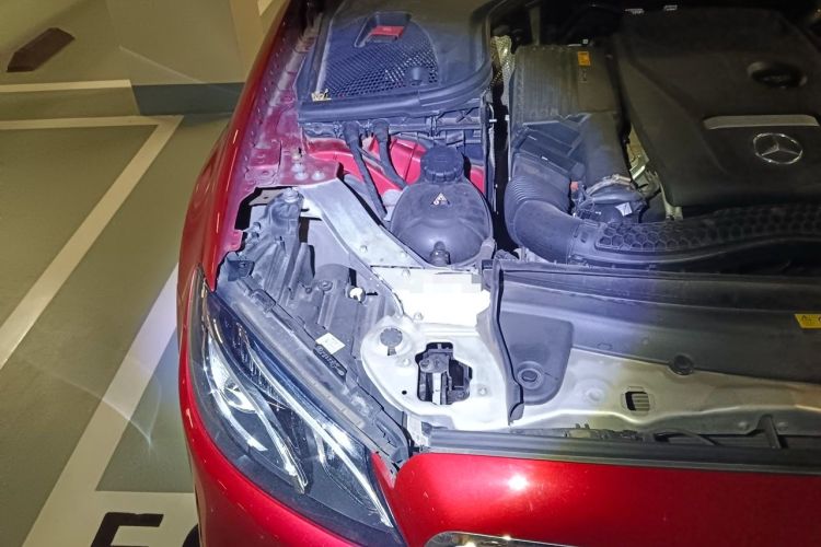 Used Mercedes-Benz E-Class 2019 E 200 Sport Edition Engine Bay Right