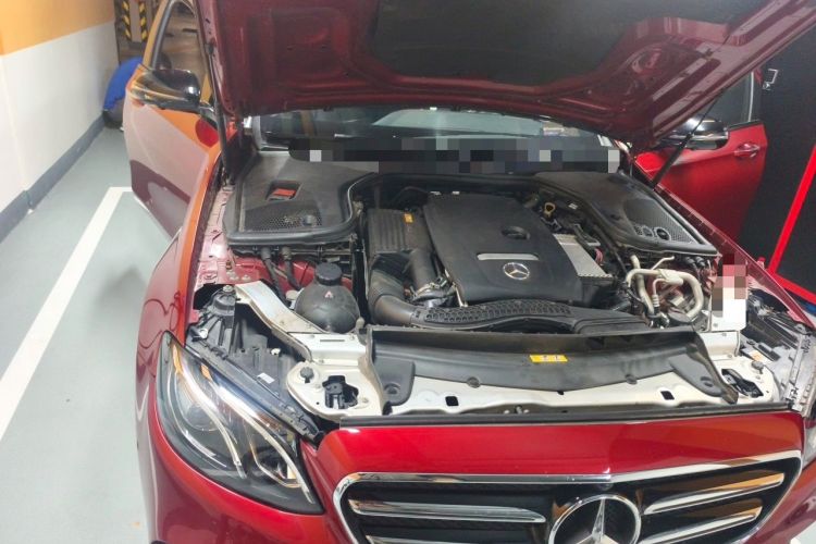 Used Mercedes-Benz E-Class 2019 E 200 Sport Edition Engine Bay Right