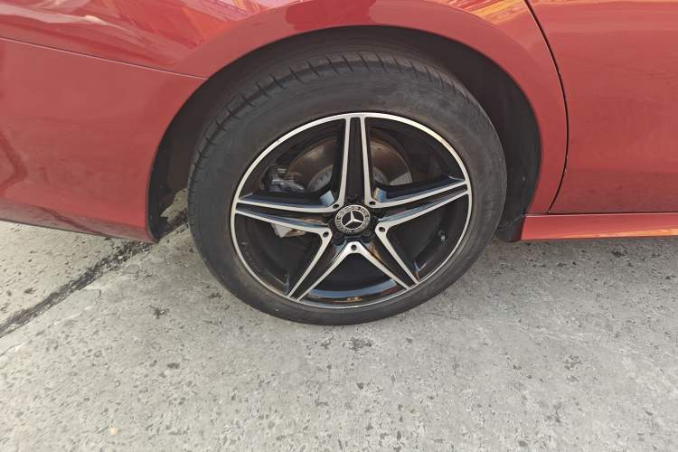 Used Mercedes-Benz E-Class 2019 E 200 Sport 4MATIC Exterior 8