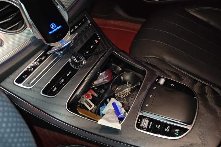 Used Mercedes-Benz E-Class 2019 E 260 Sport Edition Gear Lever