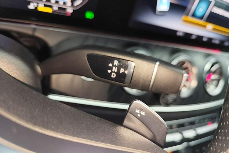 Used Mercedes-Benz E-Class 2019 E 200 4MATIC Coupe Gear Lever