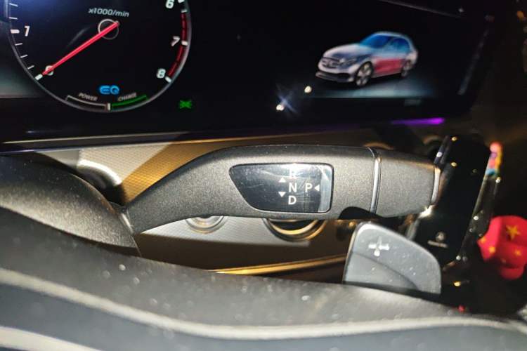 Used Mercedes-Benz E-Class 2019 E 260 Sport Edition Gear Lever