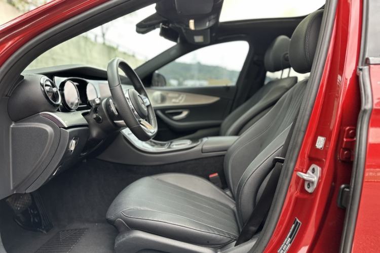 Used Mercedes-Benz E-Class 2019 E 200 Sport Edition Interior 4