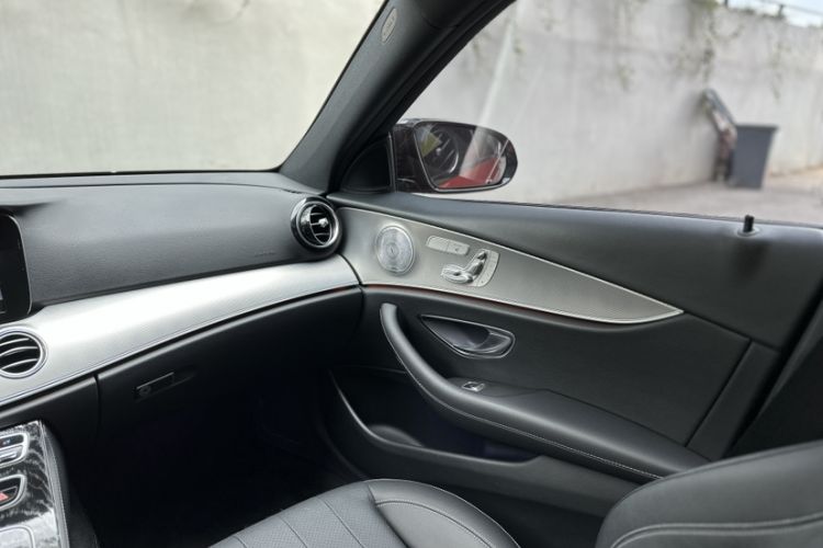 Used Mercedes-Benz E-Class 2019 E 200 Sport Edition Interior 6