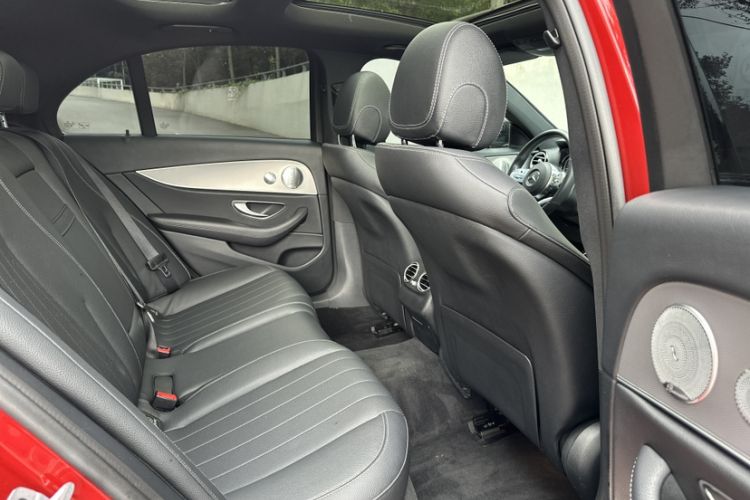 Used Mercedes-Benz E-Class 2019 E 200 Sport Edition Interior 8