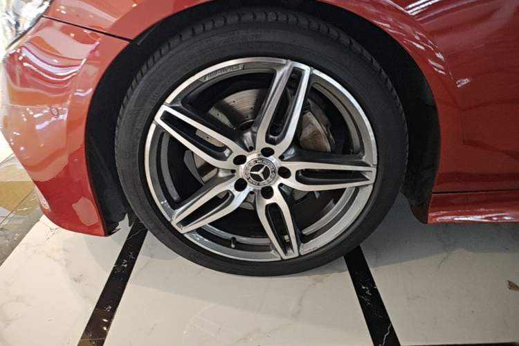 Used Mercedes-Benz E-Class 2019 E 200 Coupe Left Front Wheel Hub