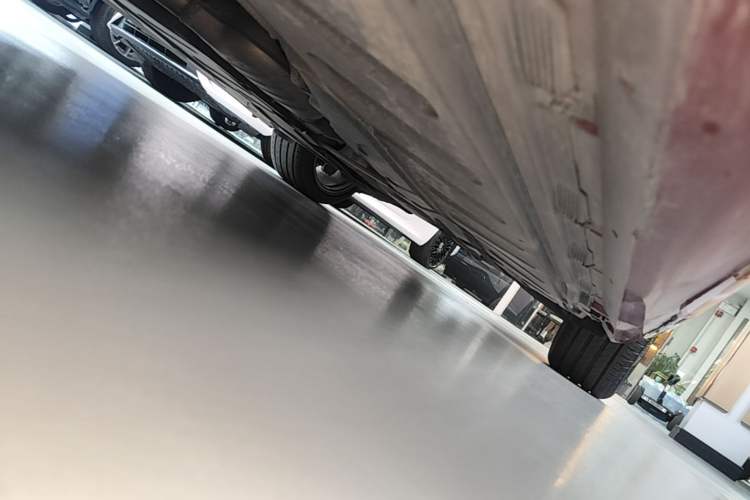 Used Mercedes-Benz E-Class 2019 E 200 4MATIC Coupe Left Side Sill