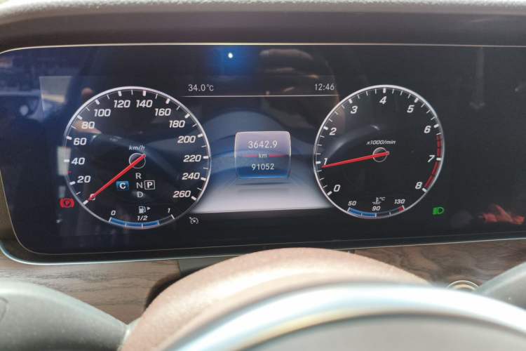 Used Mercedes-Benz E-Class 2019 Restyled E 300 L Luxury Edition Odometer Close Up