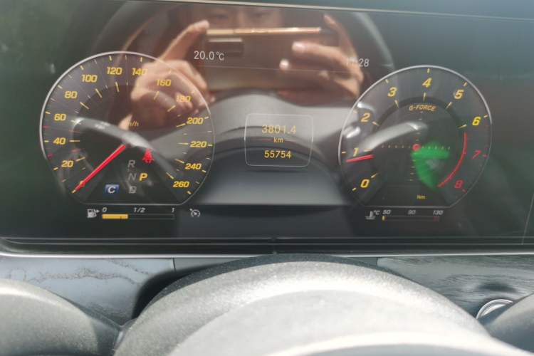 Used Mercedes-Benz E-Class 2019 E 200 L Odometer Close Up