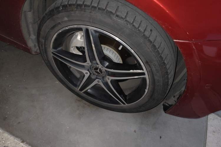 Used Mercedes-Benz E-Class 2019 E 260 Sport Edition Right Front Wheel Hub