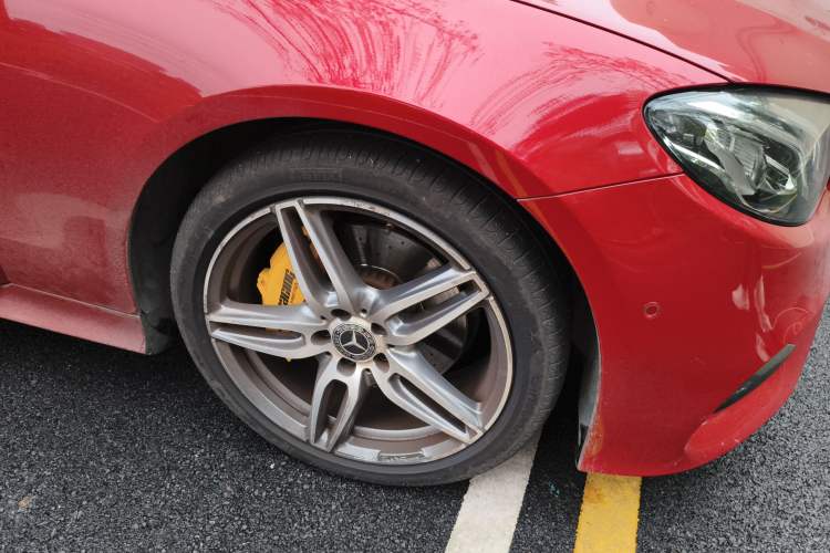 Used Mercedes-Benz E-Class 2019 E 200 4MATIC Coupe Right Front Wheel Hub