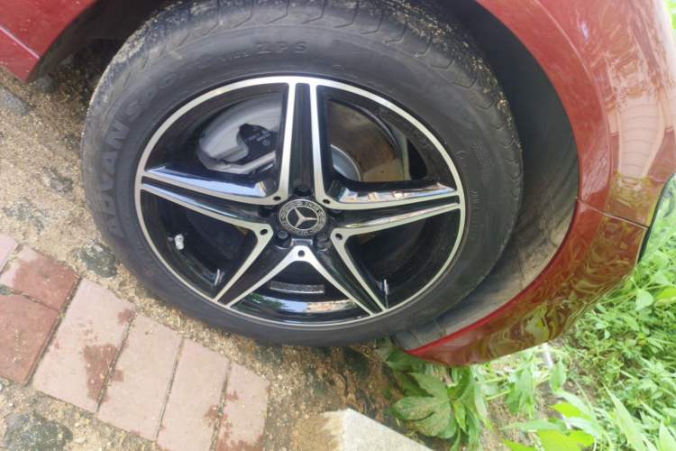 Used Mercedes-Benz E-Class 2019 E 200 Sport Edition Right Front Wheel Hub