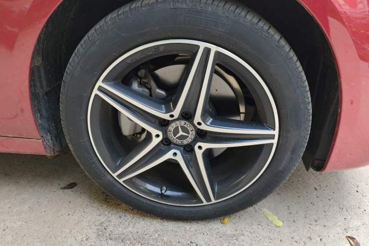 Used Mercedes-Benz E-Class 2019 E 260 Sport Edition Right Front Wheel Hub