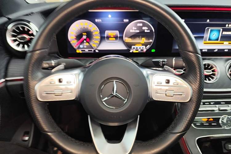 Used Mercedes-Benz E-Class 2019 E 200 4MATIC Coupe Steering Wheel