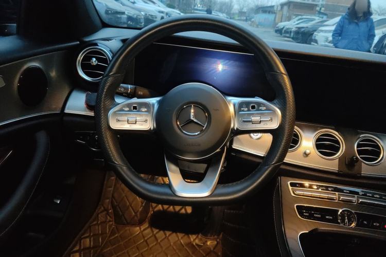 Used Mercedes-Benz E-Class 2019 E 260 Sport Edition 4MATIC Steering Wheel