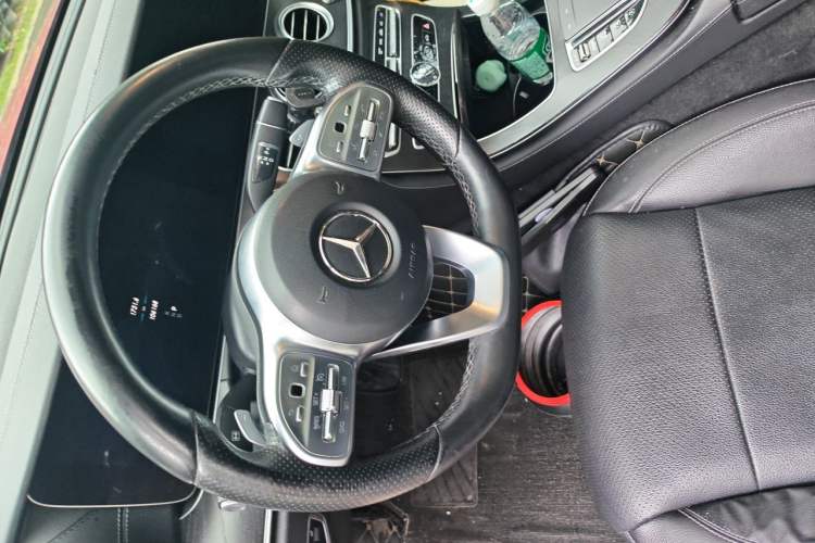 Used Mercedes-Benz E-Class 2019 E 300 L Sporty and Stylish Model Steering Wheel