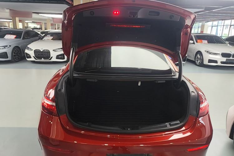 Used Mercedes-Benz E-Class 2019 E 200 4MATIC Coupe Trunk