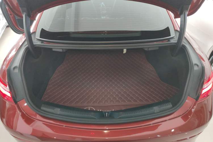Used Mercedes-Benz E-Class 2019 E 200 4MATIC Coupe Trunk