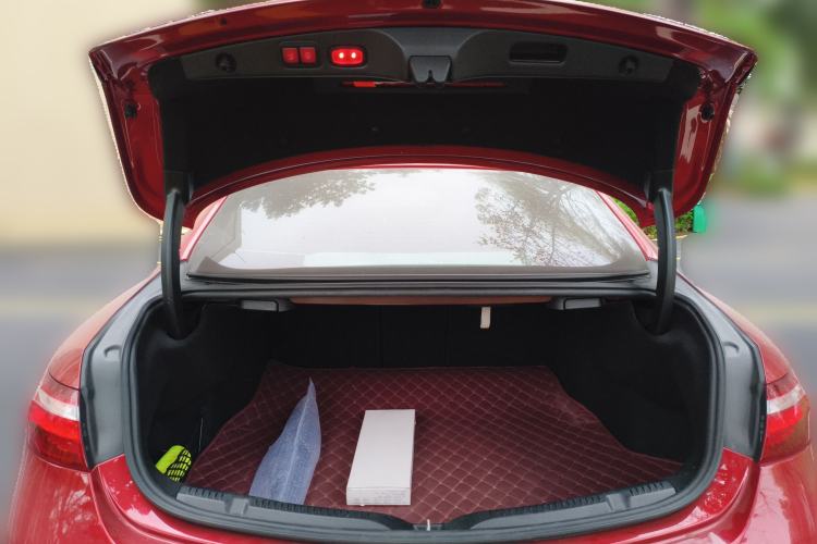 Used Mercedes-Benz E-Class 2019 E 200 4MATIC Coupe Trunk