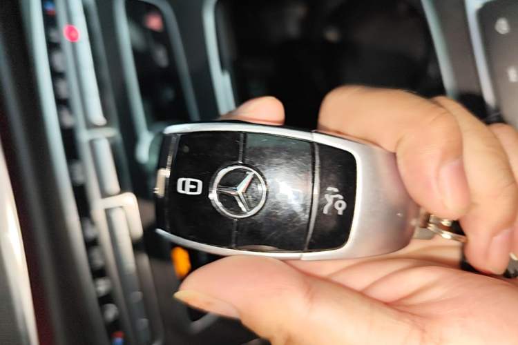Used Mercedes-Benz E-Class 2019 E 200 4MATIC Coupe Vehicle Key