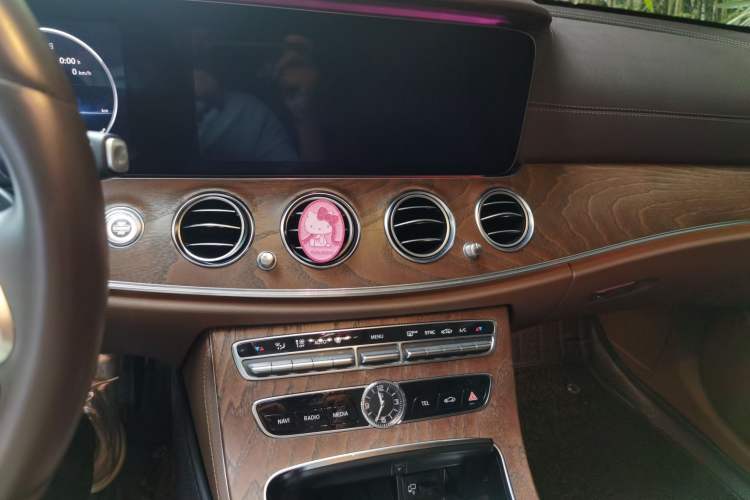 Used Mercedes-Benz E-Class 2019 Restyled E 300 L Luxury Edition Audio And AC Panel
