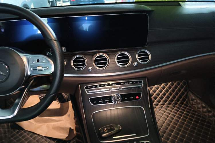 Used Mercedes-Benz E-Class 2019 Restyled E 300 L Sporty and Stylish Edition Audio And AC Panel