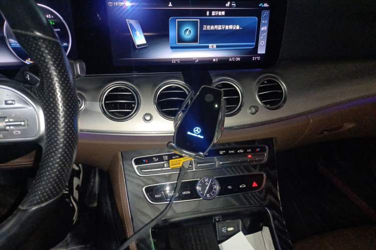 Used Mercedes-Benz E-Class 2019 E 260 Sport Edition Audio And AC Panel