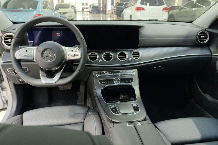 Used Mercedes-Benz E-Class 2019 E 260 L Sport Edition Center Console