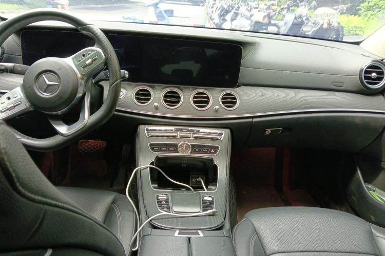 Used Mercedes-Benz E-Class 2019 E 300 L Stylish Model Center Console