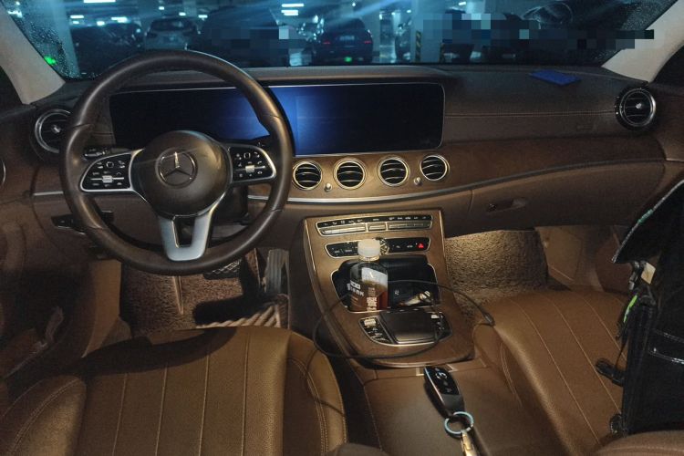 Used Mercedes-Benz E-Class 2019 E 300 L Luxury Model Center Console
