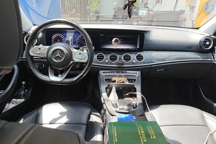 Used Mercedes-Benz E-Class 2019 Restyled E 300 L Sport Luxury Edition Center Console