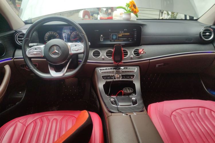 Used Mercedes-Benz E-Class 2019 E 260 L Sport Edition Center Console