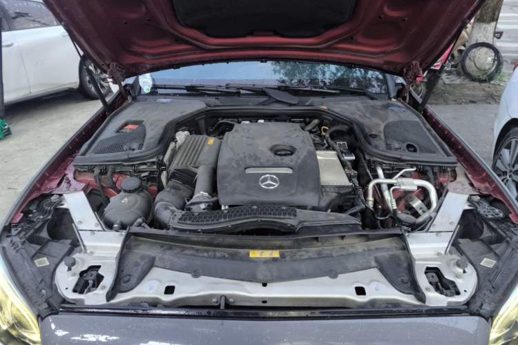 Used Mercedes-Benz E-Class 2019 E 200 Coupe Engine Bay