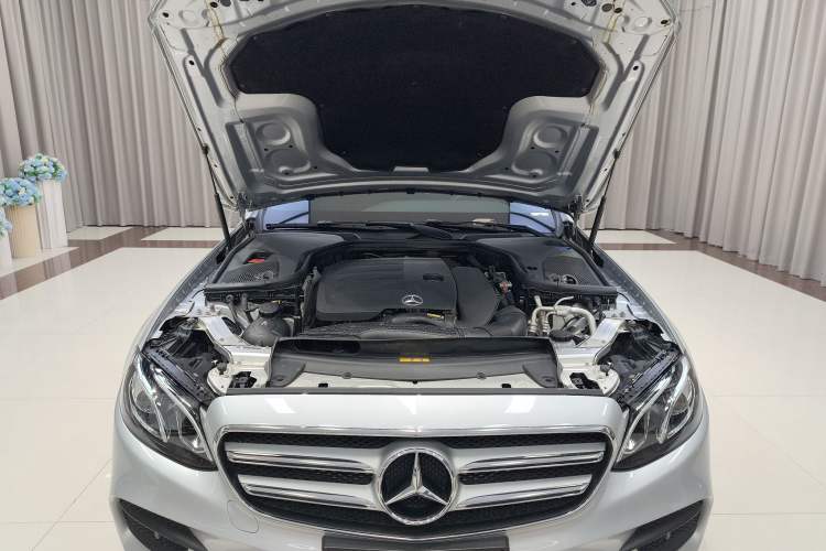 Used Mercedes-Benz E-Class 2019 E 260 L Sport Edition Engine Bay