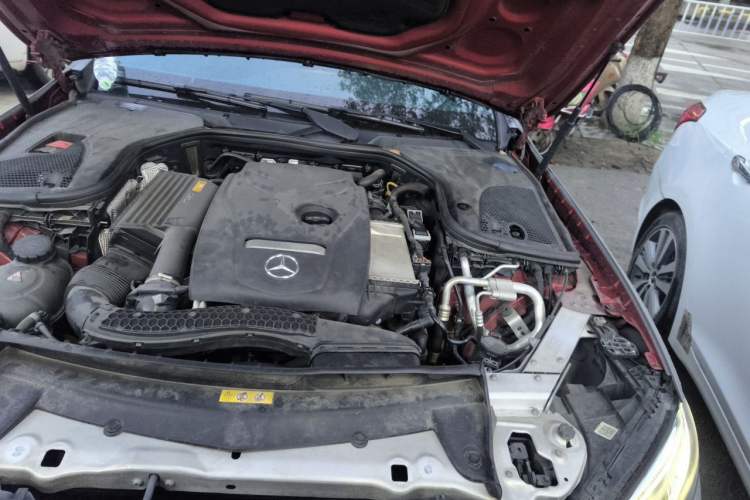 Used Mercedes-Benz E-Class 2019 E 200 Coupe Engine Bay Left