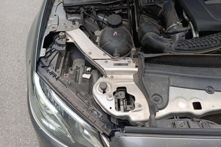 Used Mercedes-Benz E-Class 2019 E 300 L Sporty and Stylish Model Engine Bay Right