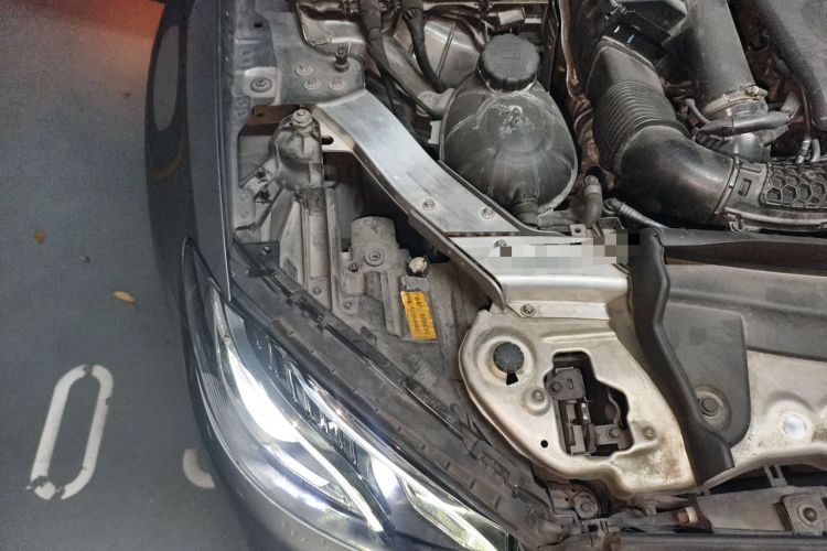 Used Mercedes-Benz E-Class 2019 E 300 L Luxury Model Engine Bay Right