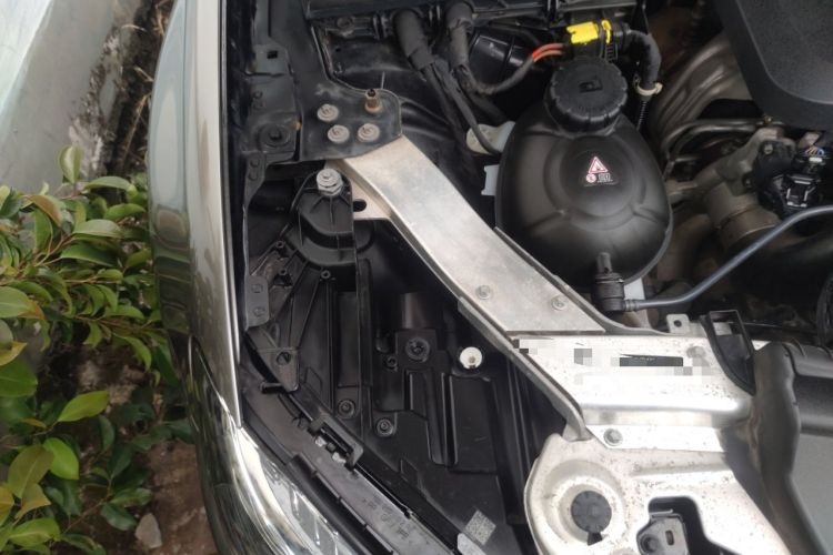 Used Mercedes-Benz E-Class 2019 E 260 L Sport Edition Engine Bay Right