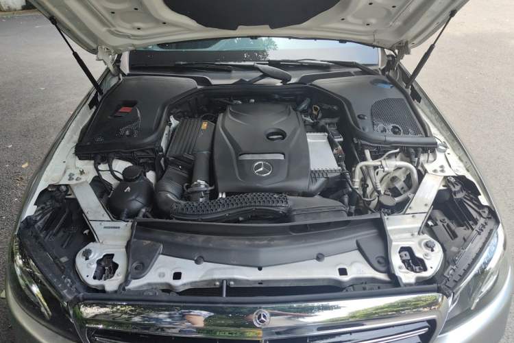 Used Mercedes-Benz E-Class 2019 E 200 L Engine Bay