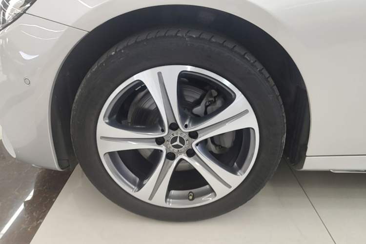 Used Mercedes-Benz E-Class 2019 E 260 L Sport Edition Exterior 4