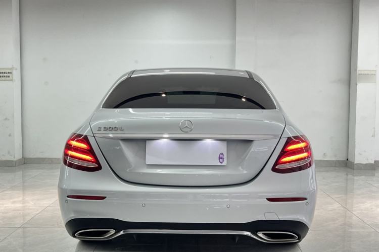 Used Mercedes-Benz E-Class 2019 Restyled E 300 L Sporty and Stylish Edition Exterior 4