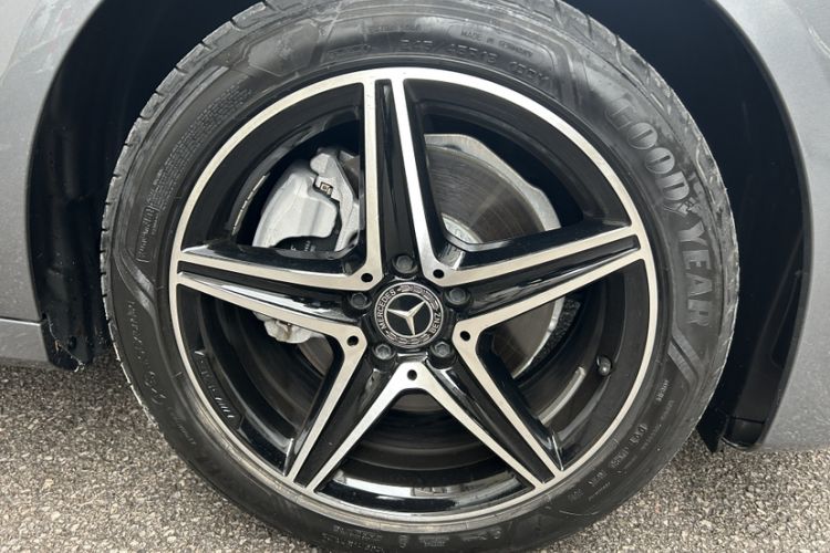 Used Mercedes-Benz E-Class 2019 E 200 Sport Edition Exterior 5
