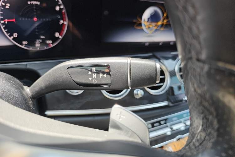 Used Mercedes-Benz E-Class 2019 Restyled E 300 L Sport Luxury Edition Gear Lever