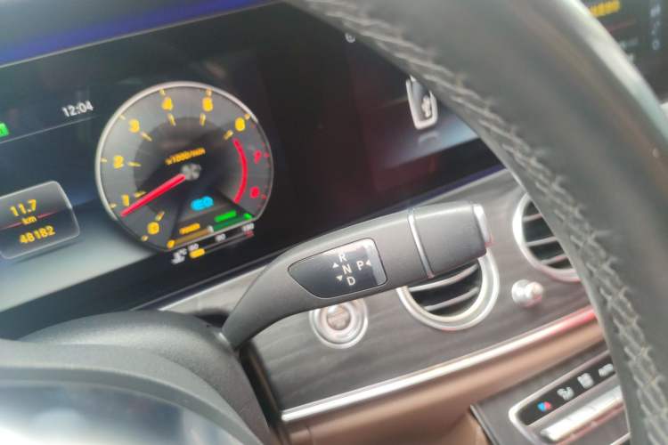 Used Mercedes-Benz E-Class 2019 E 260 L Sport Edition Gear Lever