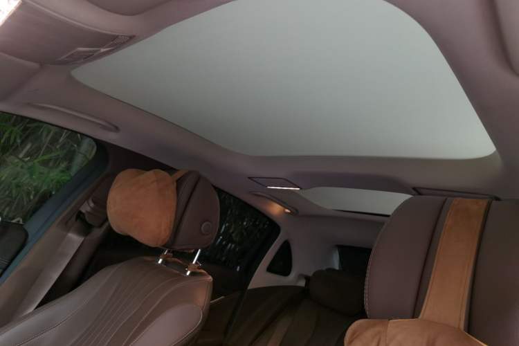 Used Mercedes-Benz E-Class 2019 Restyled E 300 L Luxury Edition Headliner