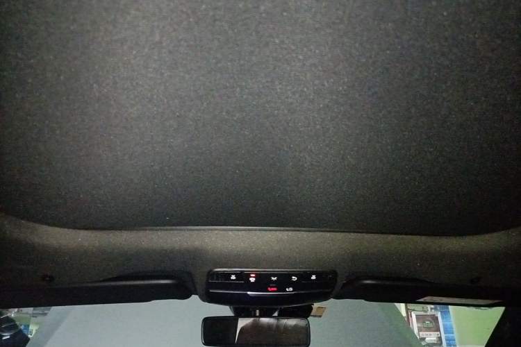 Used Mercedes-Benz E-Class 2019 E 260 Sport Edition Headliner