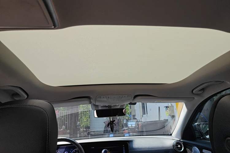 Used Mercedes-Benz E-Class 2019 Restyled E 300 L Sport Luxury Edition Headliner