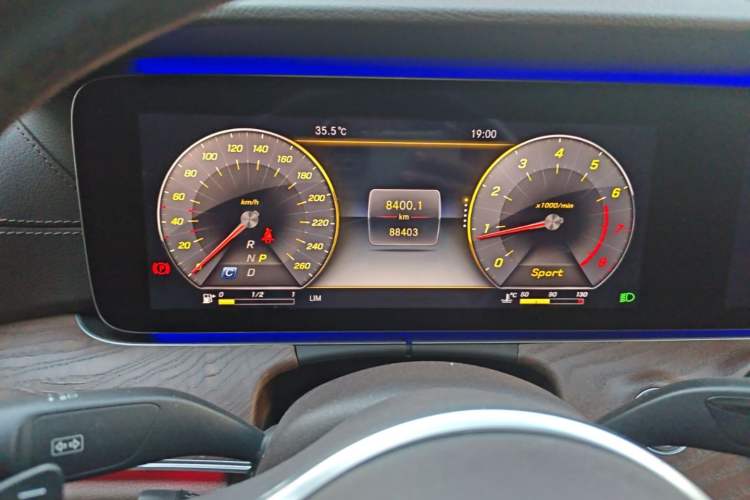 Used Mercedes-Benz E-Class 2019 E 300 L Luxury Model Instrument Cluster