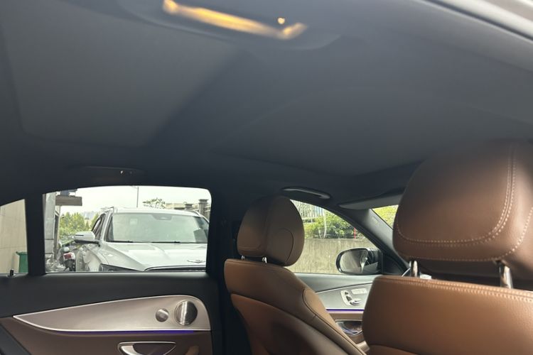Used Mercedes-Benz E-Class 2019 E 200 Sport Edition Interior 10